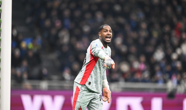 斯基拉：米兰将与迈尼昂经纪人会面，新合同年薪含奖金达700万欧